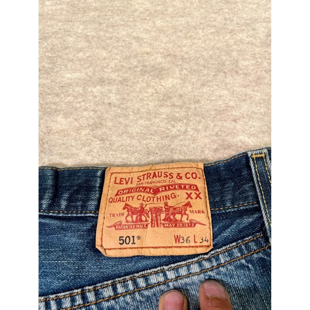 Levis 501 Original Fit‎ Straight Jeans Mens 36x34 Blue Denim Cotton Frayed Hem